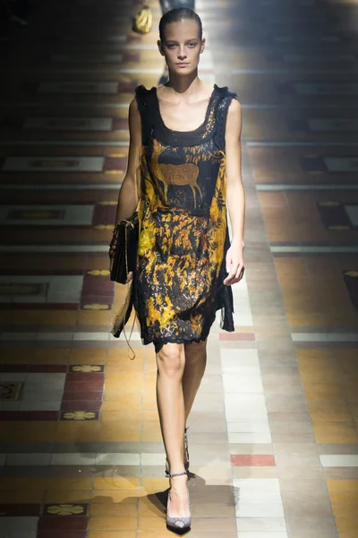 Look 50